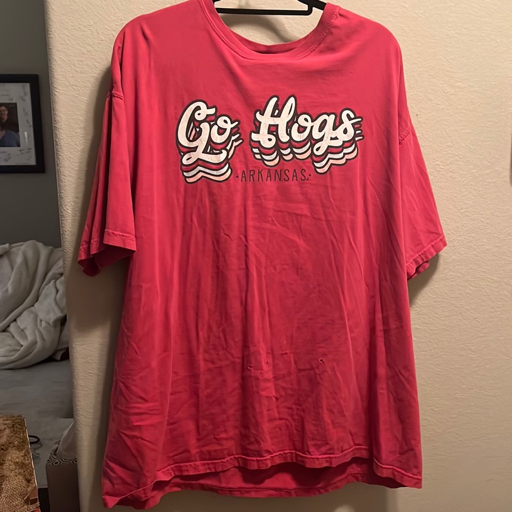 Go Hogs tee shirt 2XL small wholes on the front